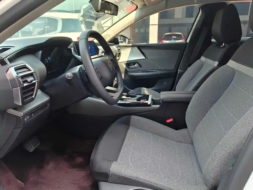 Citroen C5 X 2024 из CN, фото 4