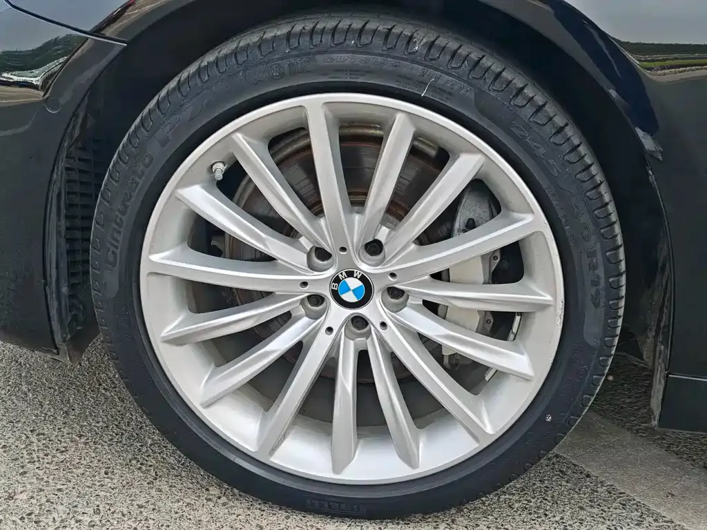 BMW 5 Series 2021 из CN, фото 10