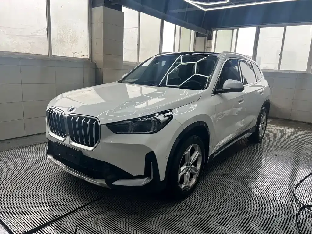 BMW X1 — фото 1