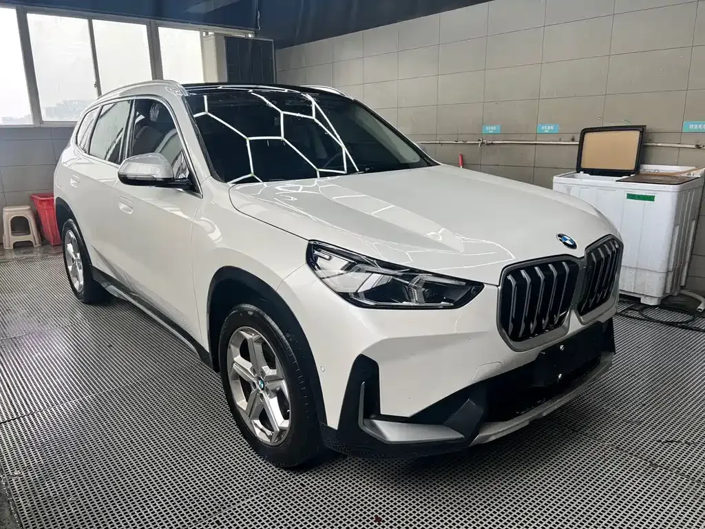 BMW X1 — фото 8