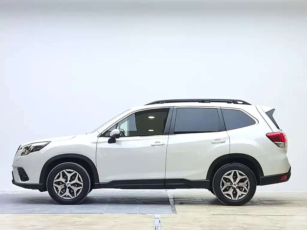 Subaru Forester — фото 4