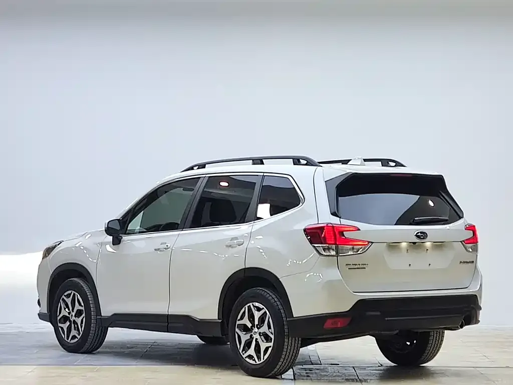 Subaru Forester — фото 2