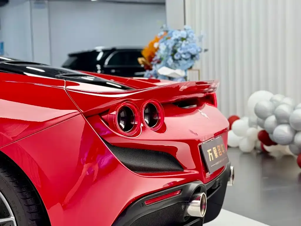 Ferrari F8 — фото 7