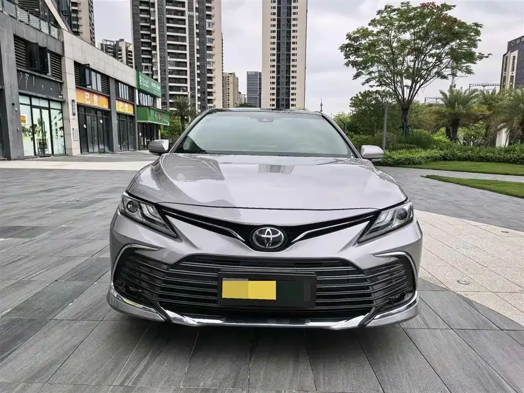 Toyota Camry — фото 10