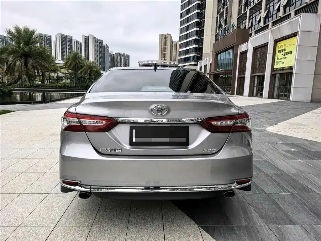 Toyota Camry — фото 8
