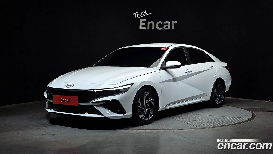 Hyundai AVANTE — фото 1