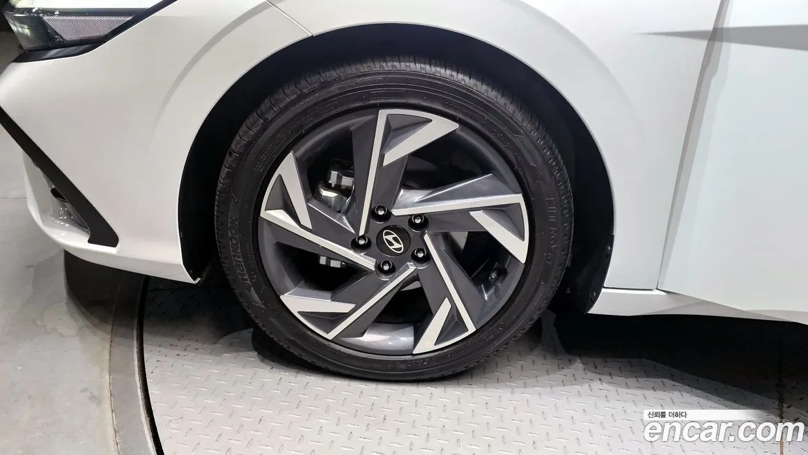 Hyundai AVANTE — фото 2
