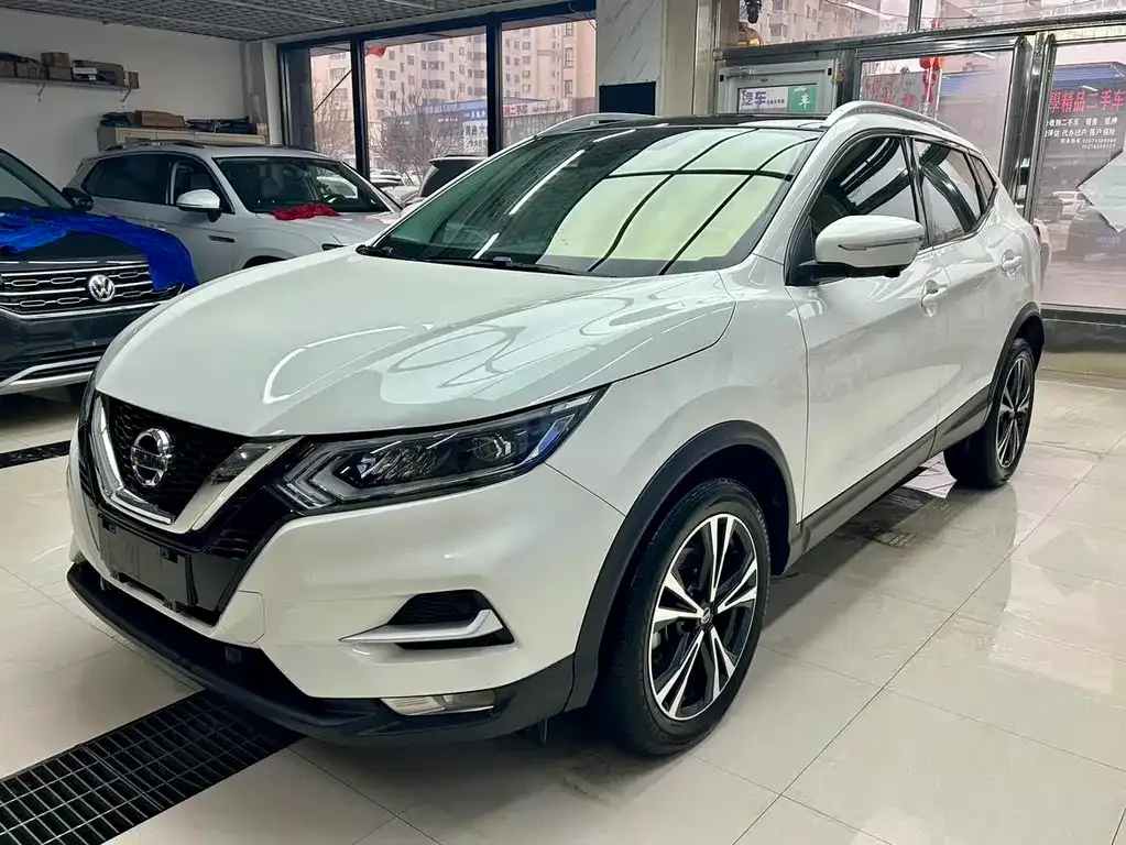 Nissan Qashqai — фото 1