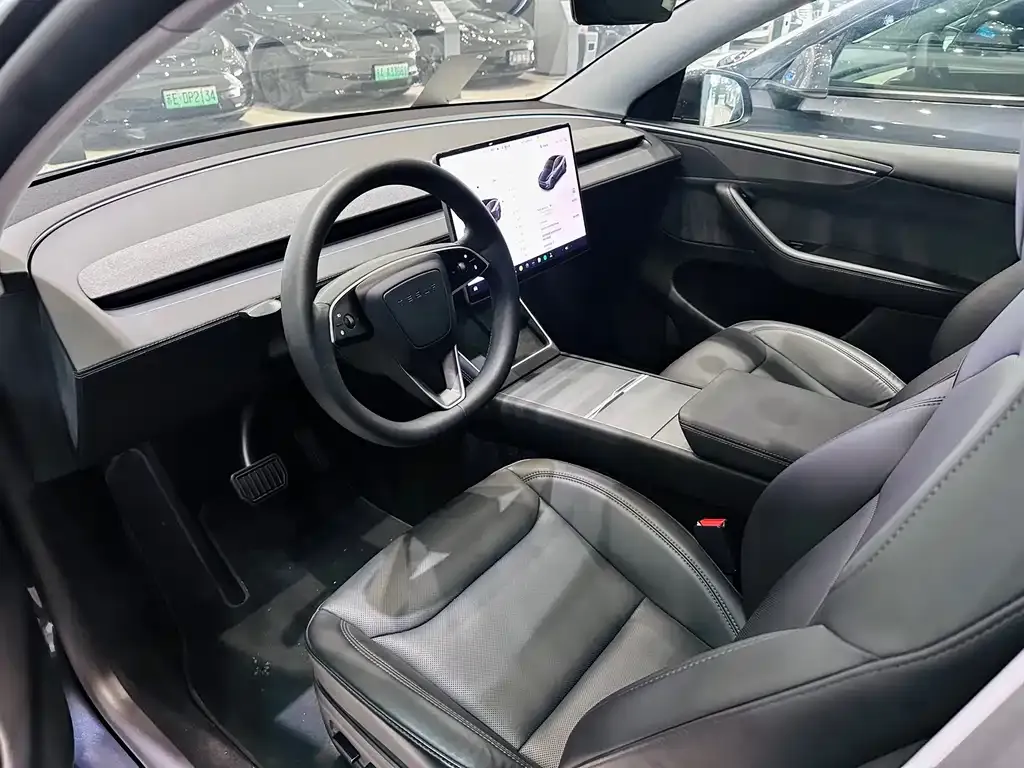 Tesla Model Y — фото 3