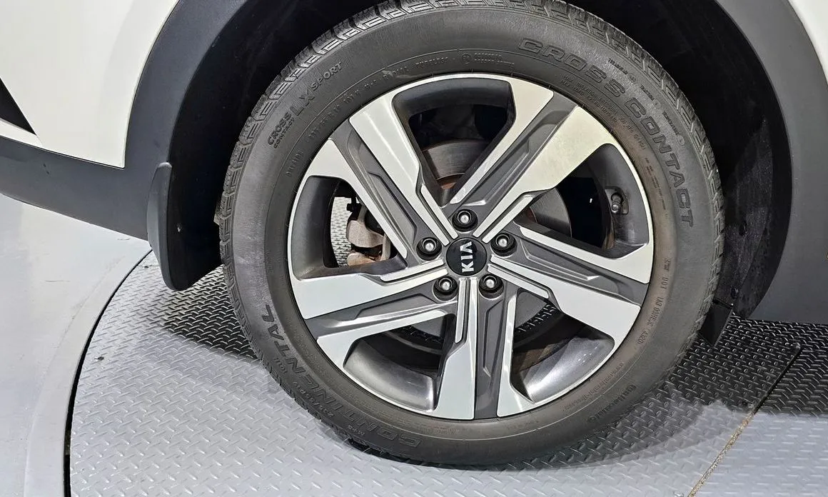 Kia Sorento — фото 10