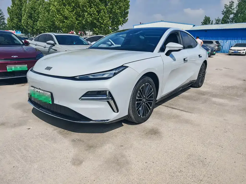 Geely Galaxy Xingyao 8