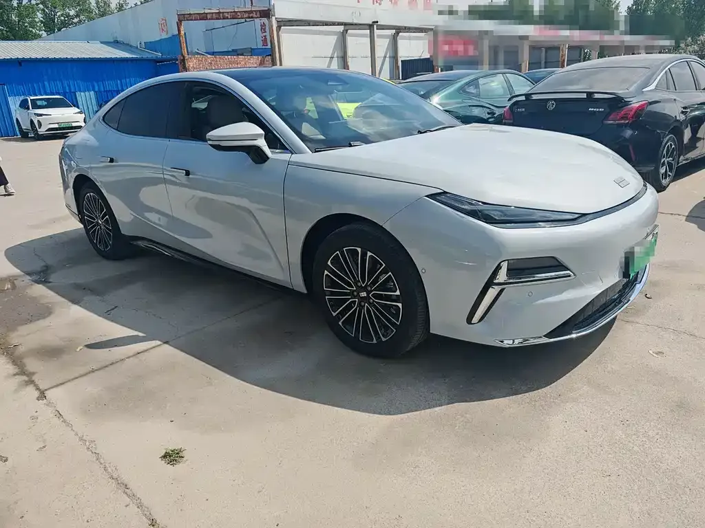 Geely Galaxy Xingyao 8 2025 из CN, фото 10