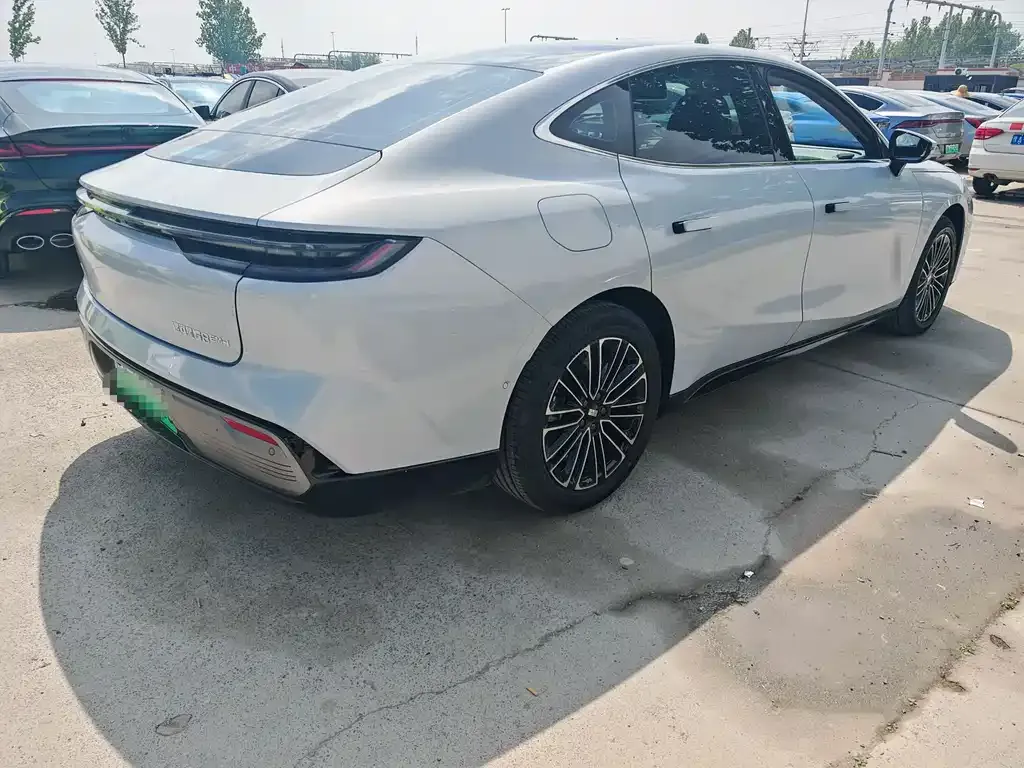 Geely Galaxy Xingyao 8 2025 из CN, фото 9