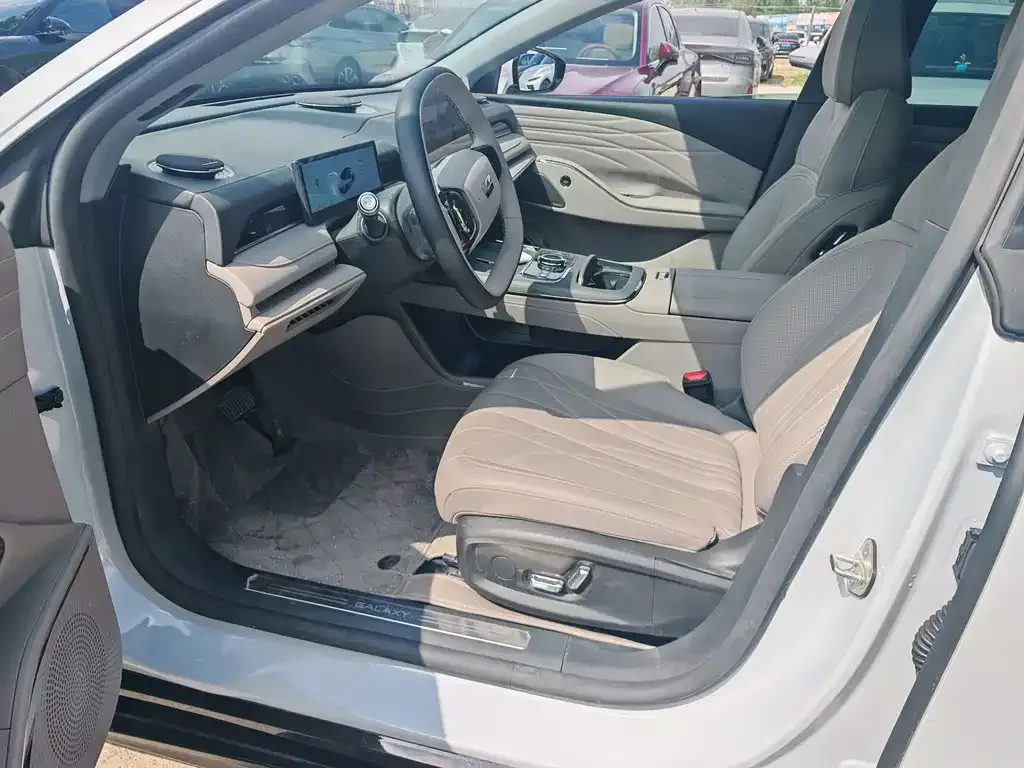 Geely Galaxy Xingyao 8 2025 из CN, фото 4