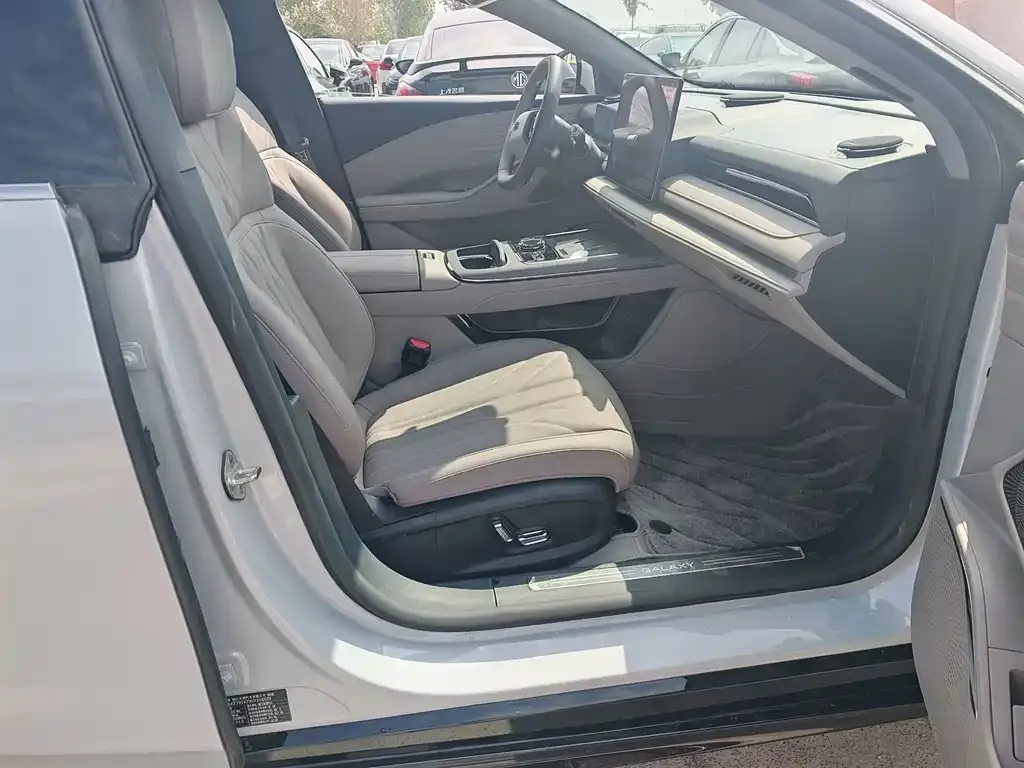 Geely Galaxy Xingyao 8 2025 из CN, фото 8
