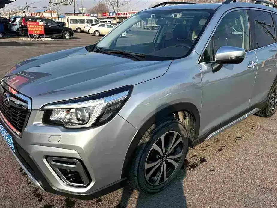Subaru Forester — фото 1