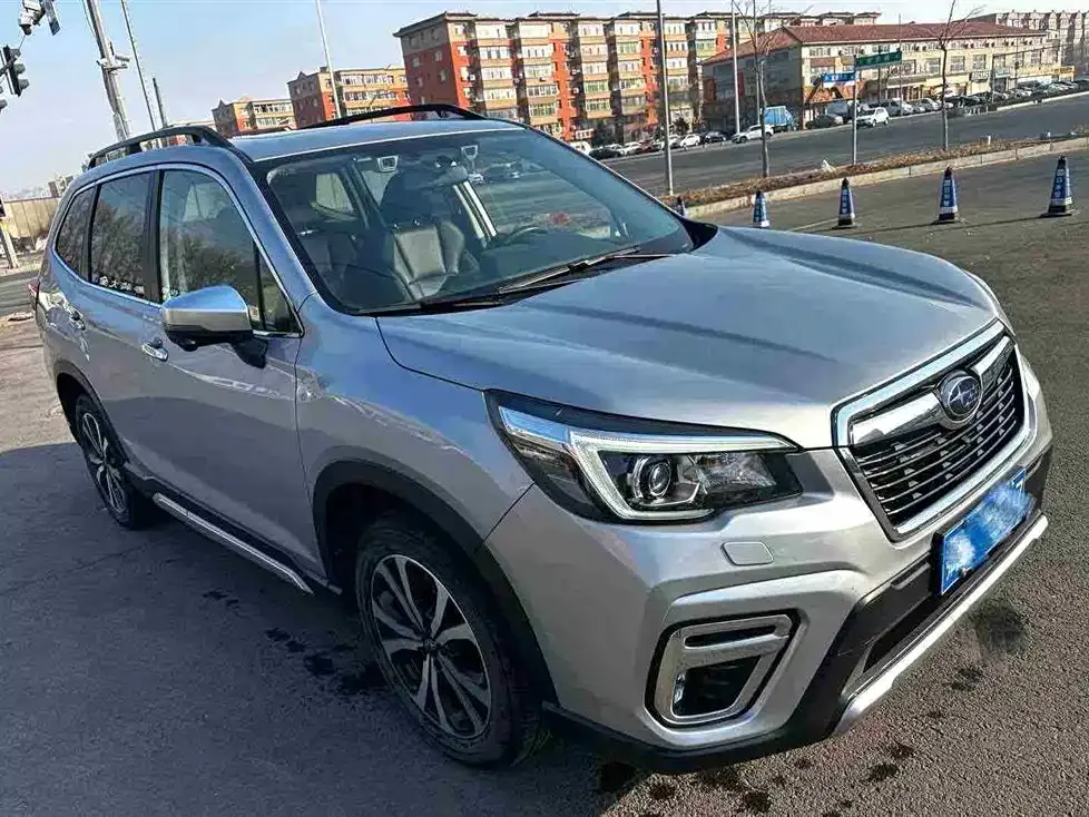 Subaru Forester — фото 10