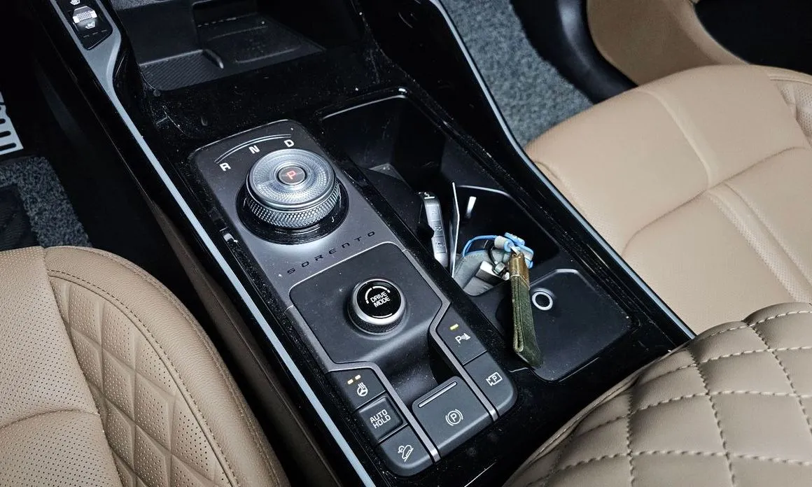 Kia Sorento — фото 8