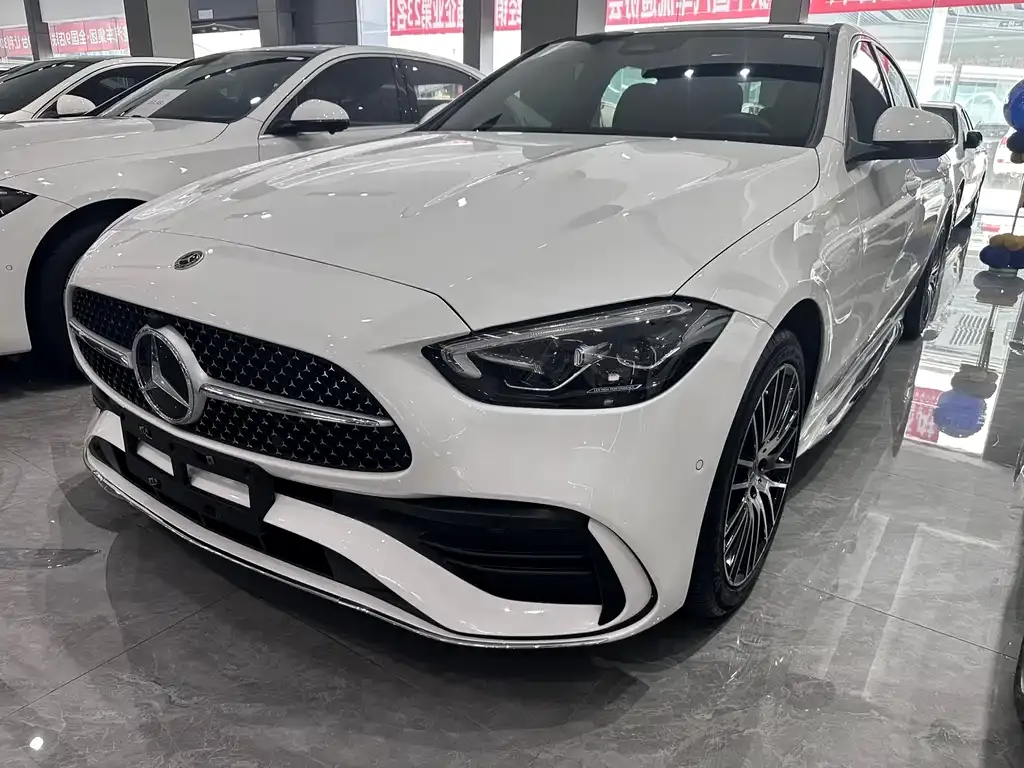 Mercedes-Benz C-Class — фото 1