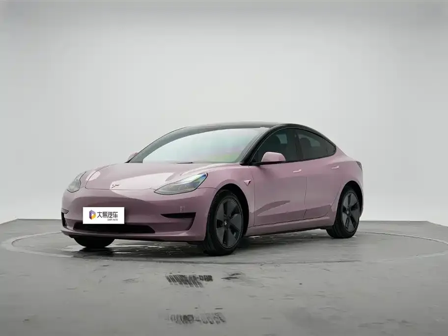 Tesla Model 3 — фото 1