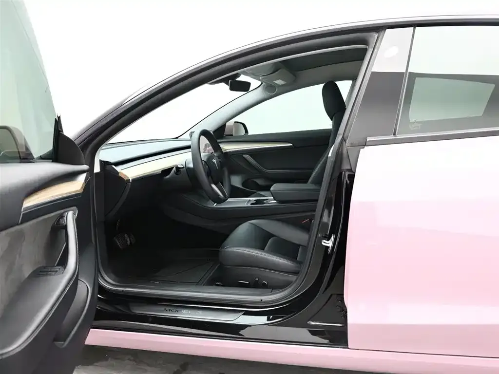 Tesla Model 3 — фото 10