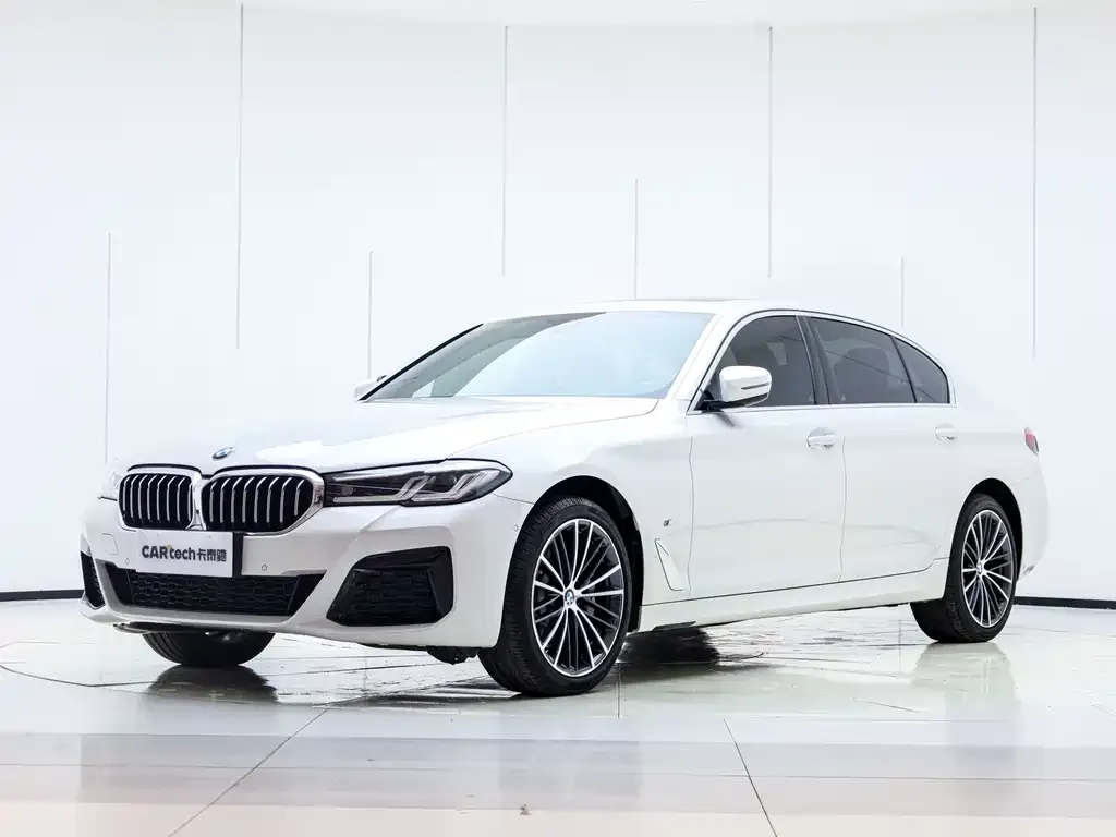 BMW 5 Series — фото 1