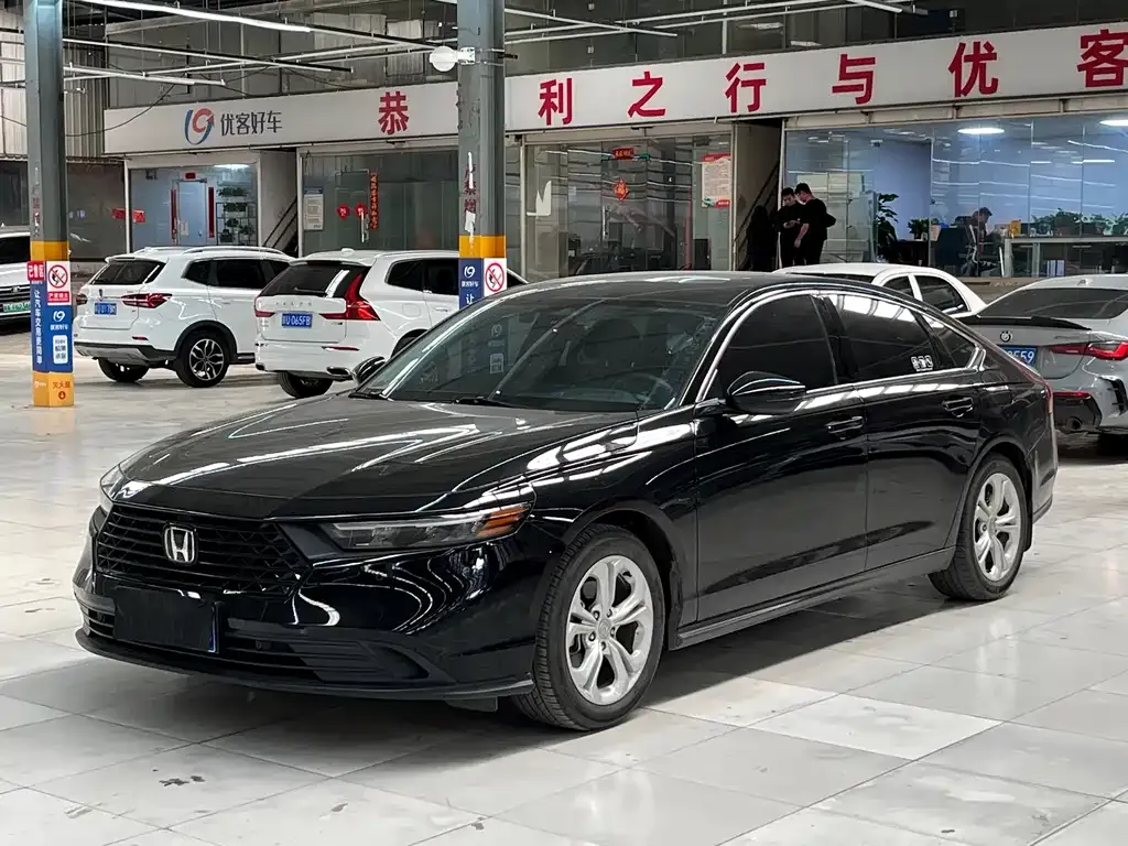 Honda Accord — фото 1