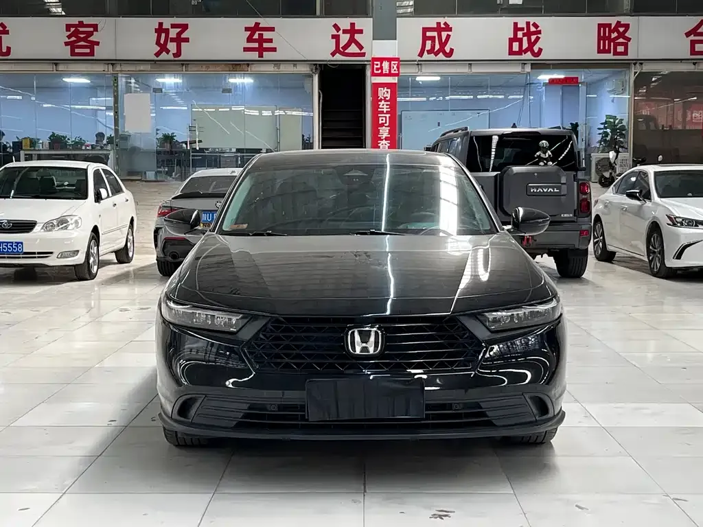 Honda Accord — фото 8