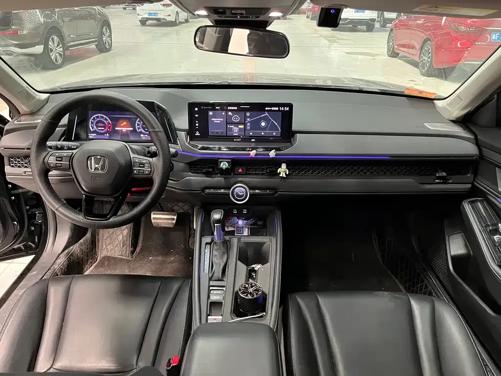 Honda Accord — фото 9