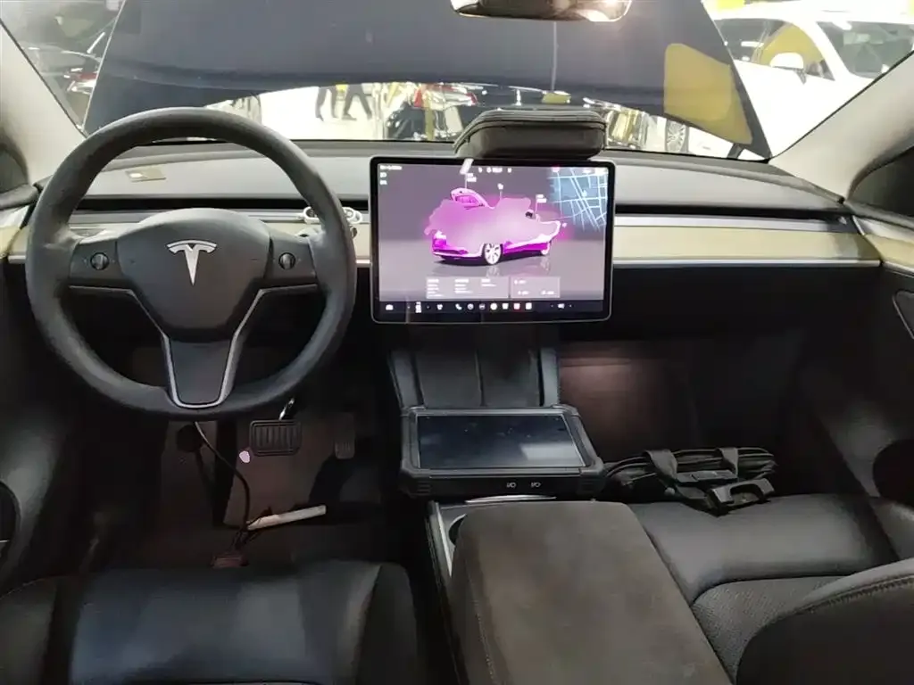 Tesla Model Y — фото 2