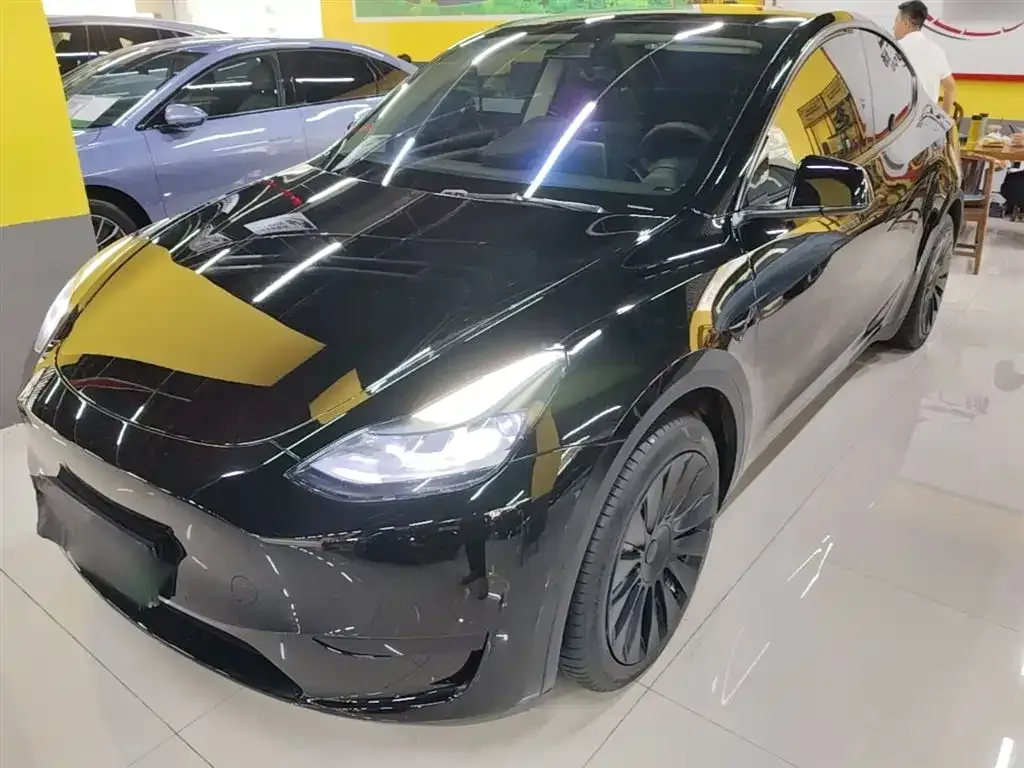 Tesla Model Y — фото 9