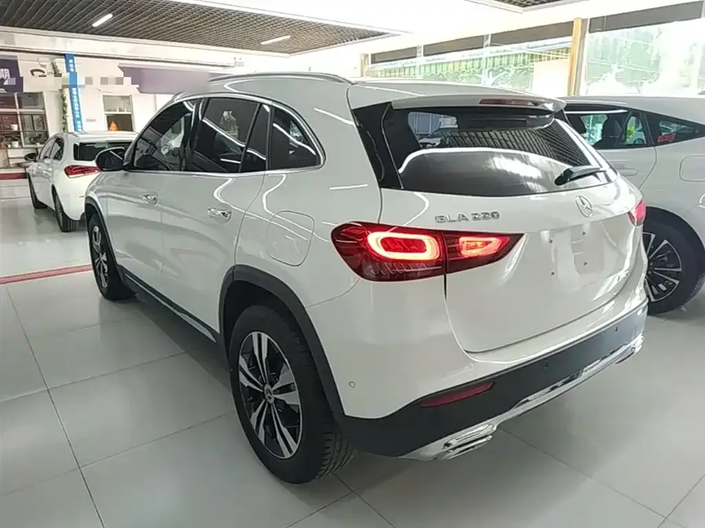 Mercedes-Benz GLA — фото 10