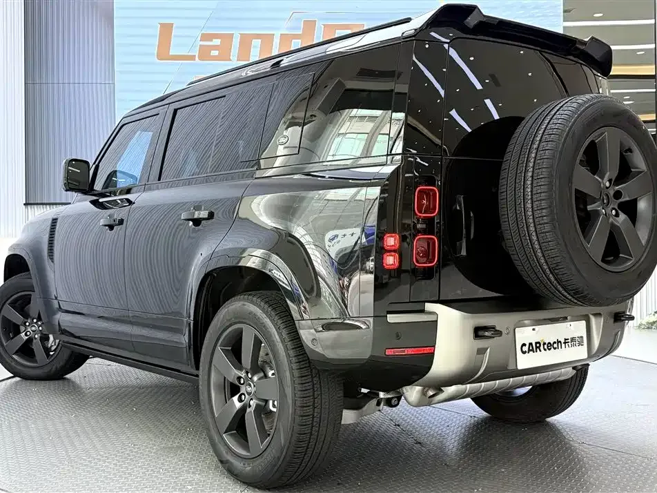 Land Rover Defender — фото 7