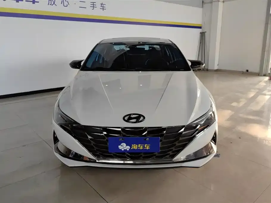 Hyundai Elantra — фото 3