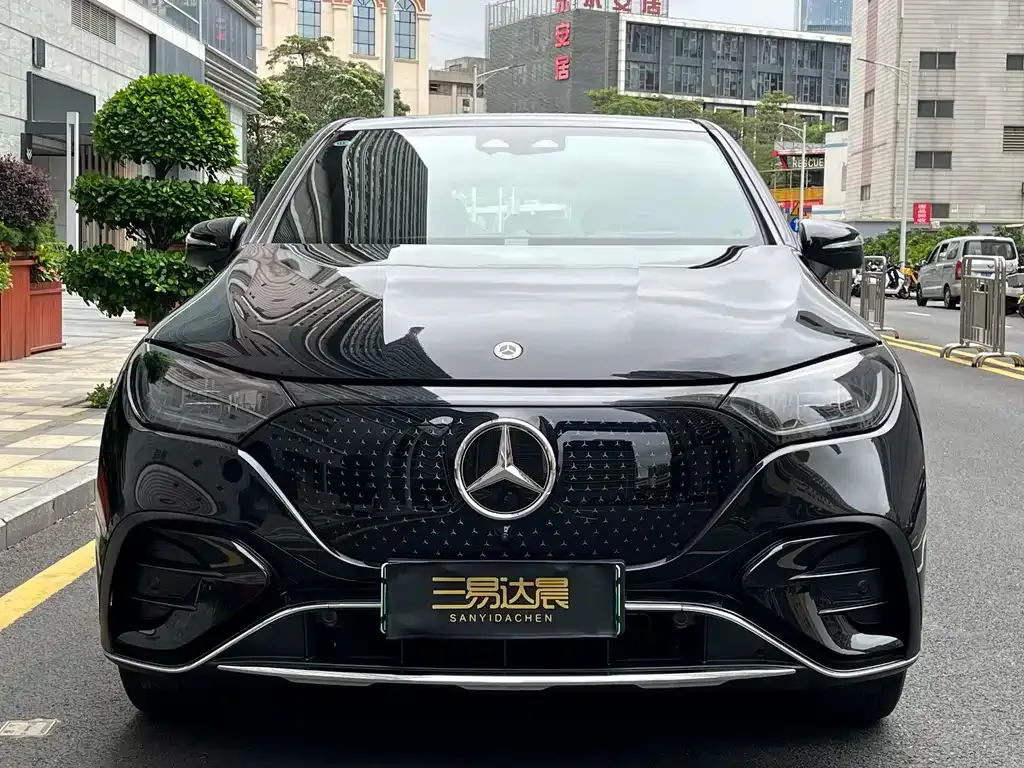 Mercedes-Benz EQE SUV — фото 8