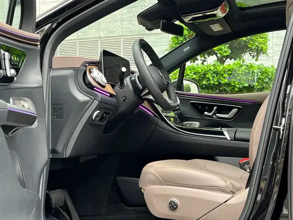 Mercedes-Benz EQE SUV — фото 4