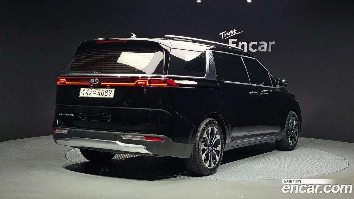 Kia Carnival — фото 4