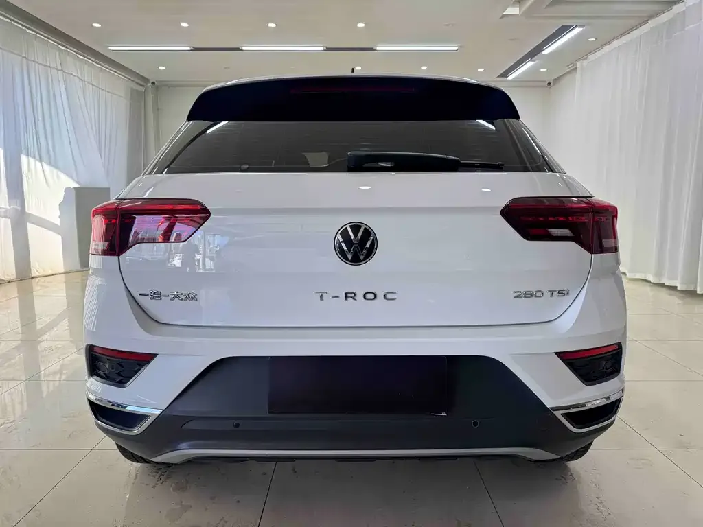 Volkswagen T-Roc — фото 2
