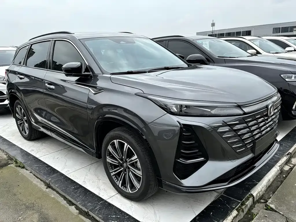 Changan CS75PLUS — фото 3