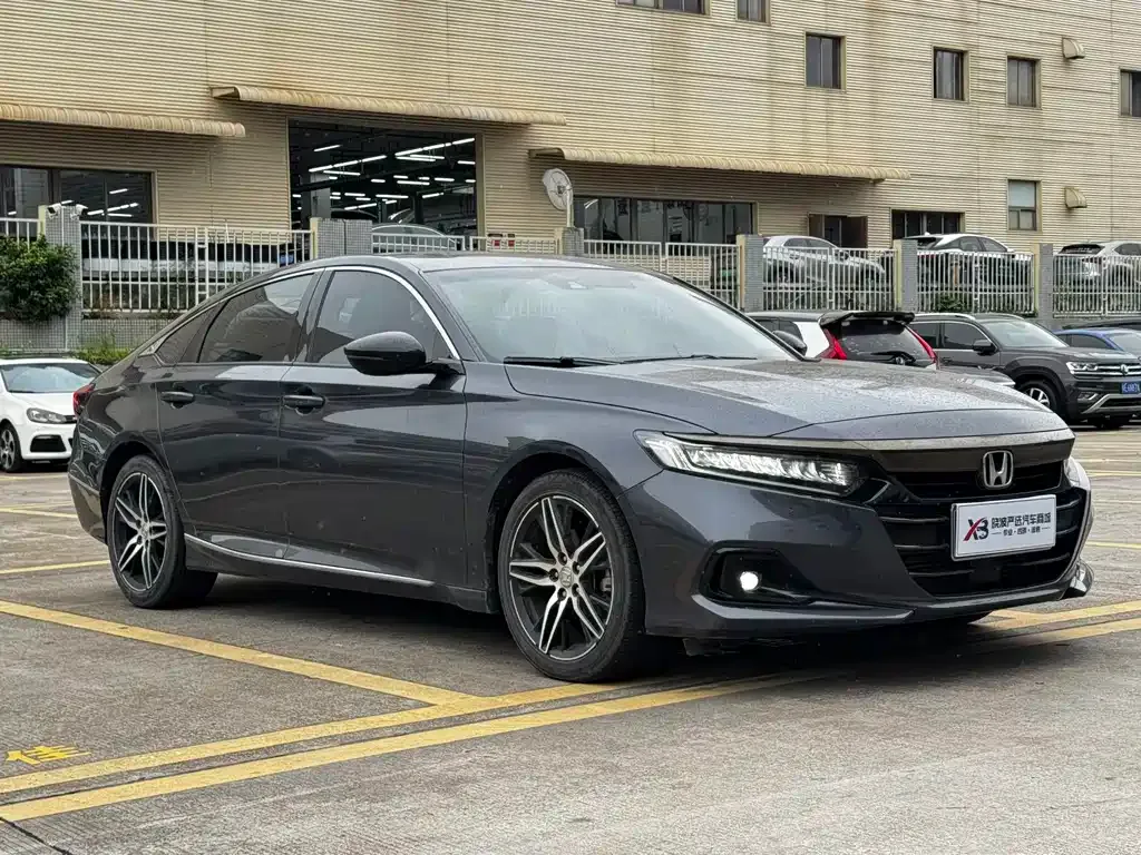 Honda Accord — фото 10