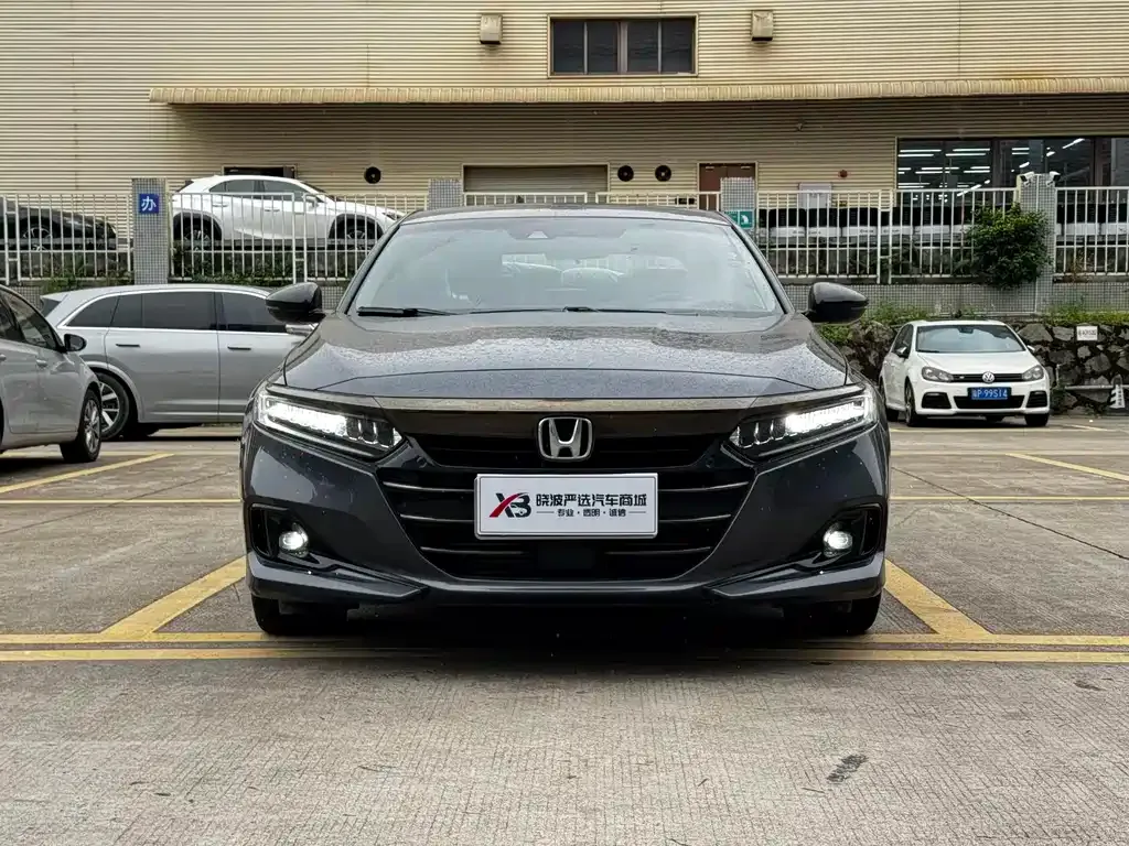 Honda Accord — фото 8