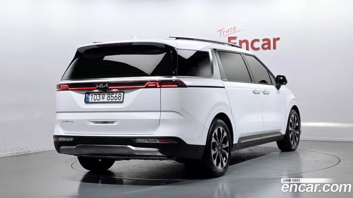 Kia Carnival — фото 5