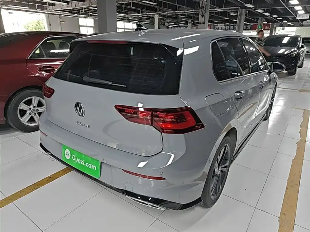 Volkswagen Golf — фото 6