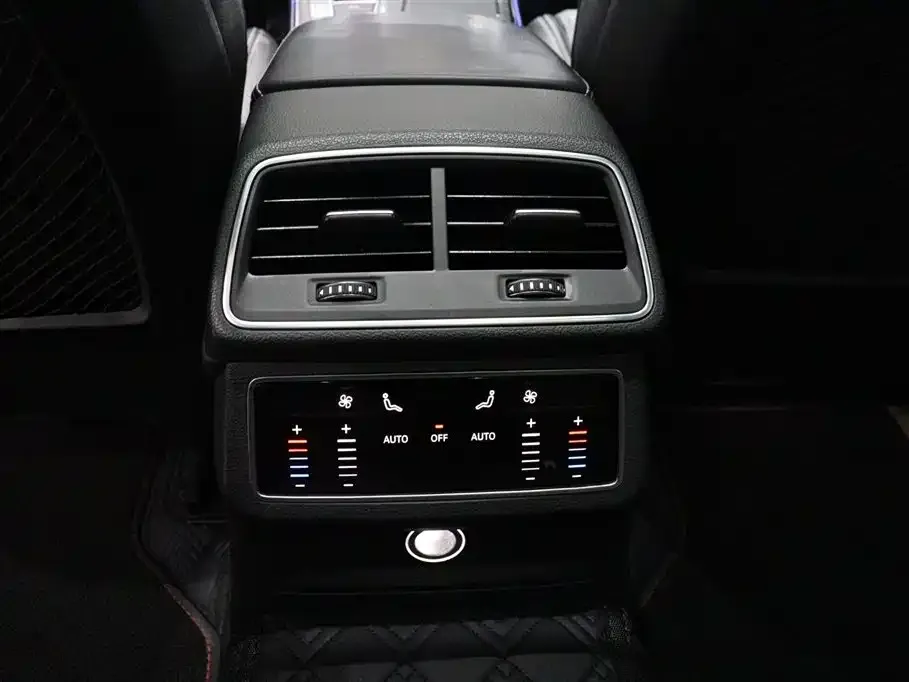 Audi A6L — фото 10