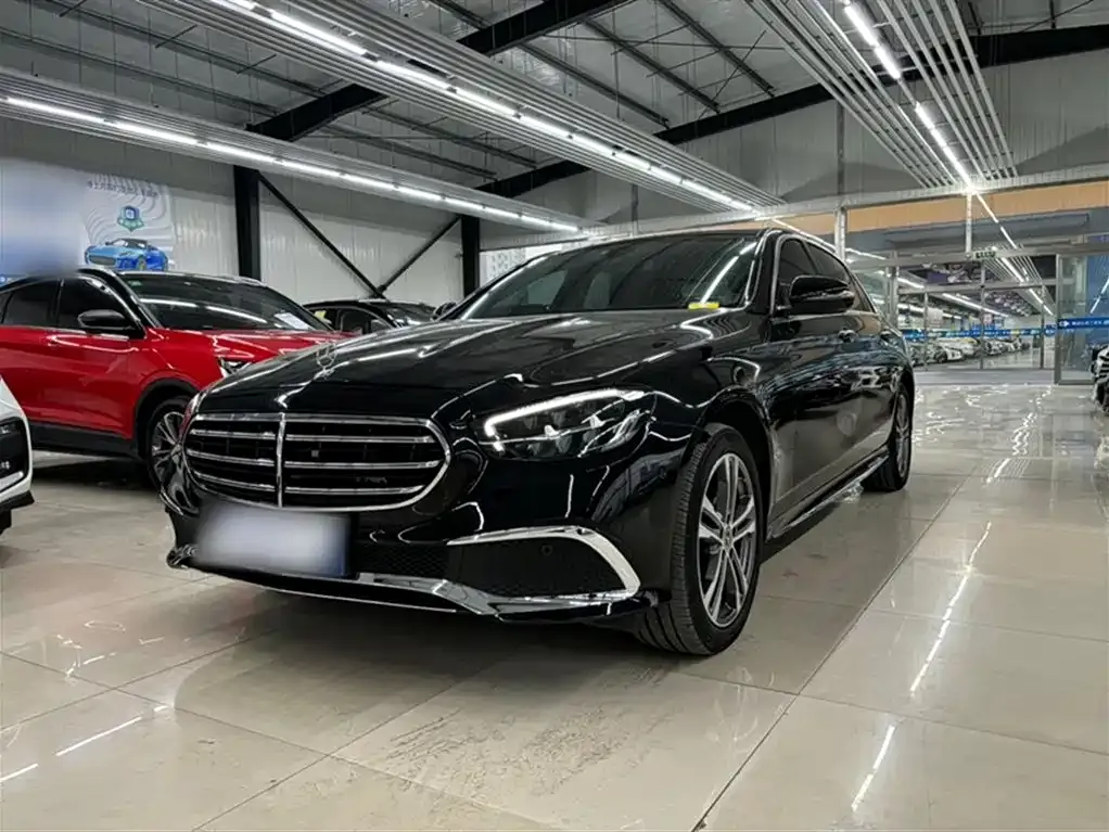 Mercedes-Benz E-Class — фото 8