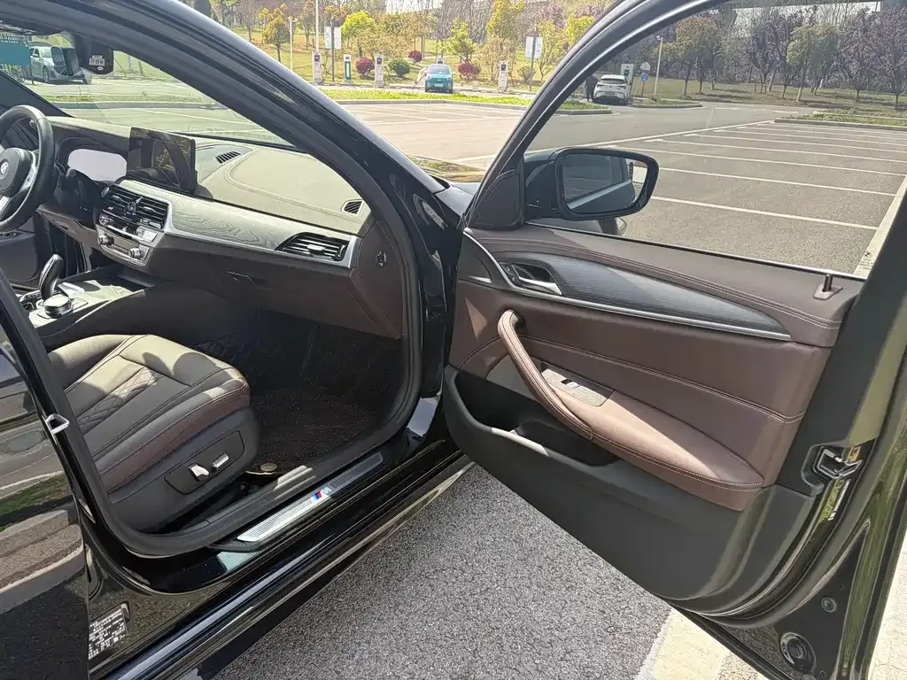 BMW 5 Series New Energy — фото 10