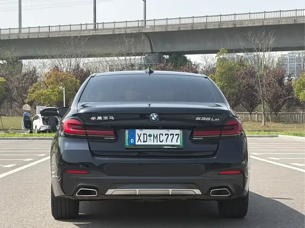 BMW 5 Series New Energy — фото 7