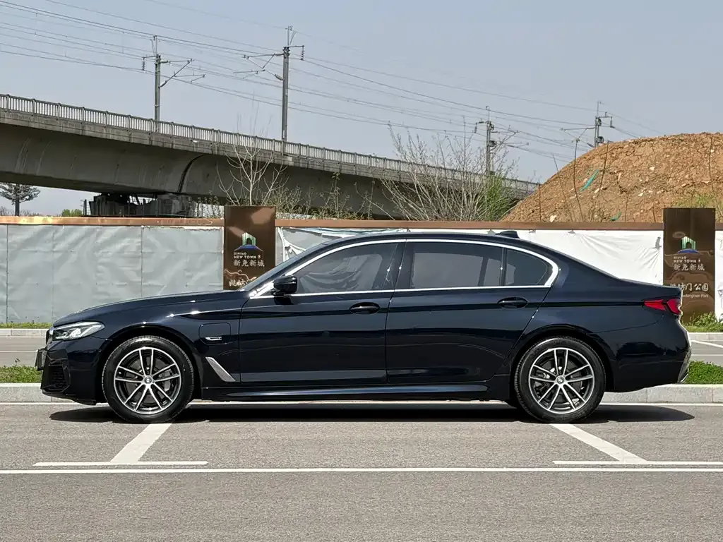 BMW 5 Series New Energy — фото 4