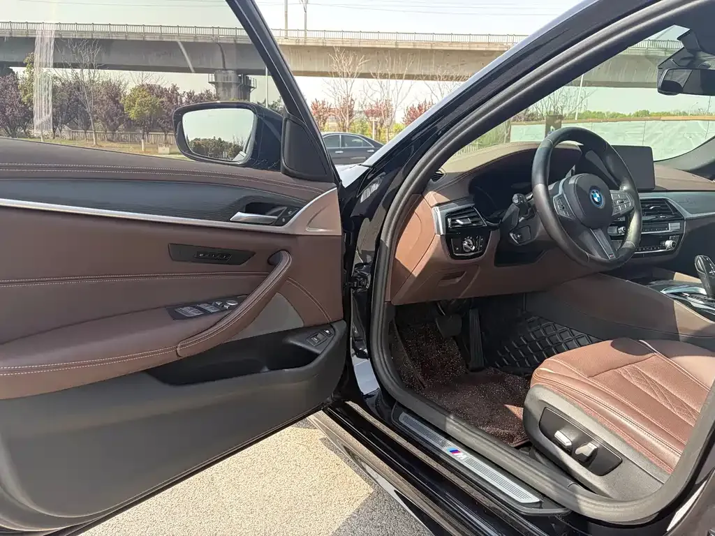 BMW 5 Series New Energy — фото 3