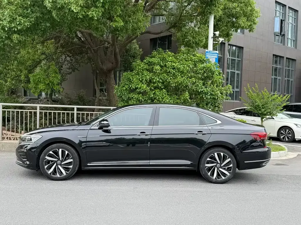 Volkswagen Passat — фото 7